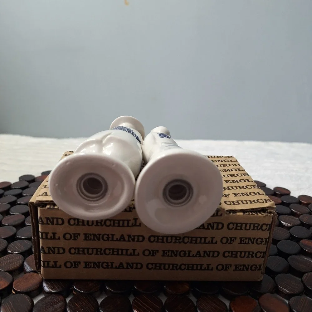 Vintage Churchill Of England Blue Willow Salt Pepper Shaker Asian Couple Bird